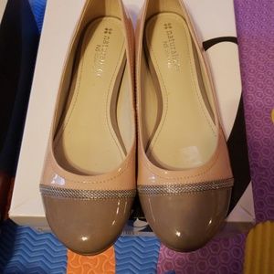 Size 5 1/2 nude naturalize flats